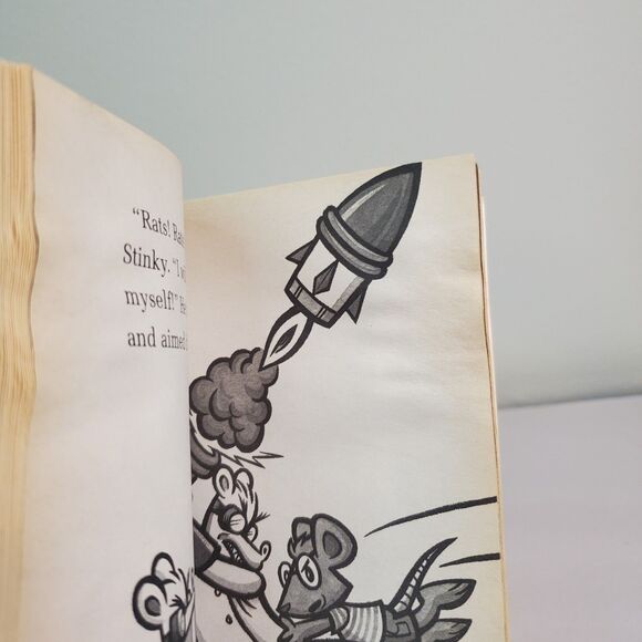 Lot of 3 Ricky Ricotta's Mighty Robot Books (1-3) Dav Pilkey & M. Ontiveros READ - Picture 7 of 13